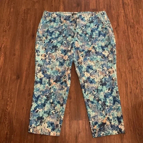 ZOZO Pants - ZOZO Floral Pants Classic Ankle Pants Women’s Size 22 NWT